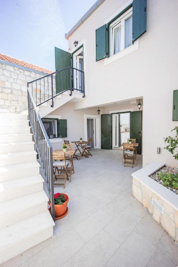 Zlatin Dvor - For 3, Terrace, Center, At 5-min, Bike Friendly Apartment Trogir