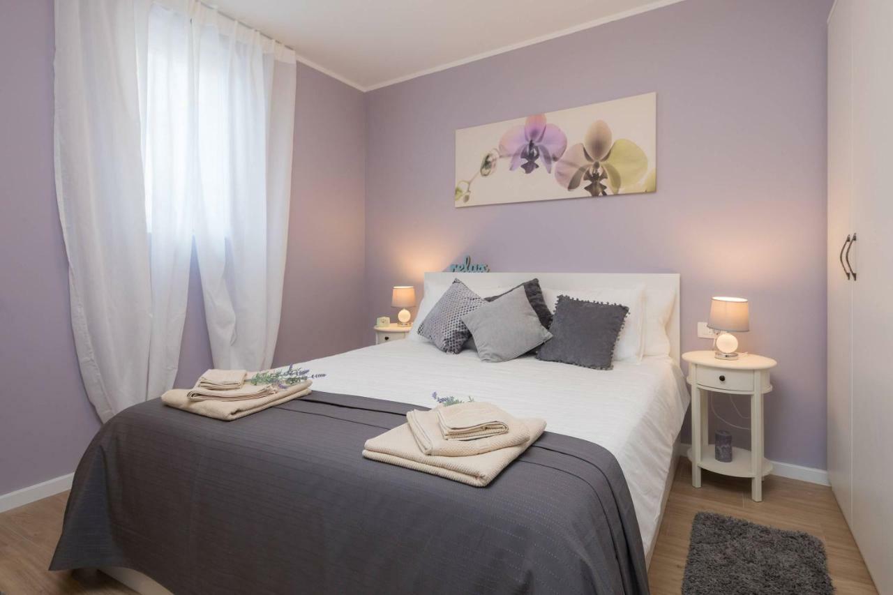 Zlatin Dvor - For 3, Terrace, Center, At 5-min, Bike Friendly Apartment Trogir
