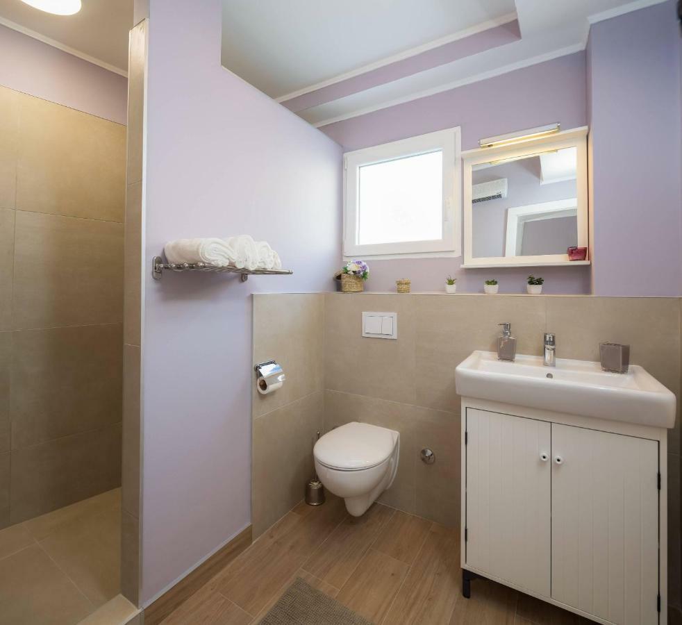 Apartment Zlatin Dvor - For 3, Terrace, Center, At 5-min, Bike Friendly *