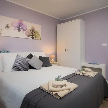 Zlatin Dvor - Apartments For 3, Terrace, Trogir Center, Beach At 5-Min, Bike Friendly Exterior foto