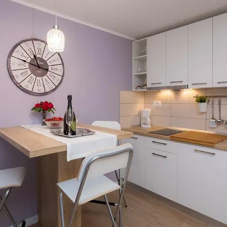 Zlatin Dvor - Apartments For 3, Terrace, Trogir Center, Beach At 5-Min, Bike Friendly Exterior foto