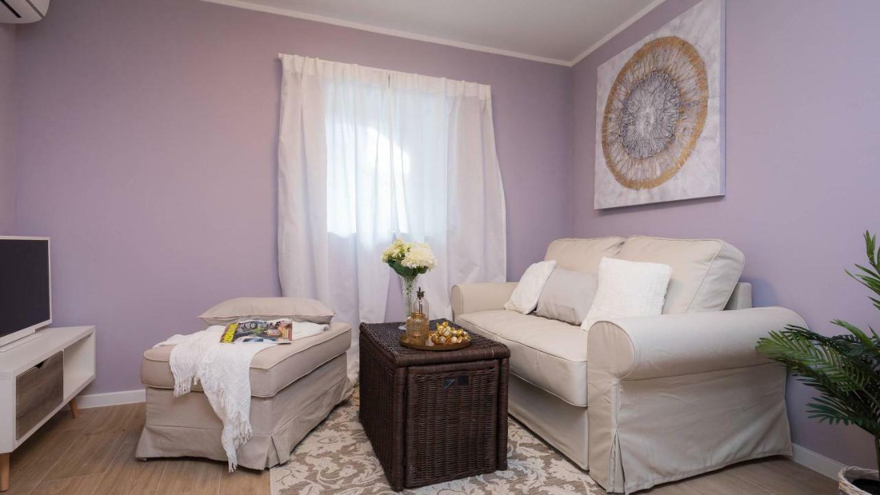 Apartmán Zlatin Dvor - For 3, Terrace, Center, At 5-min, Bike Friendly