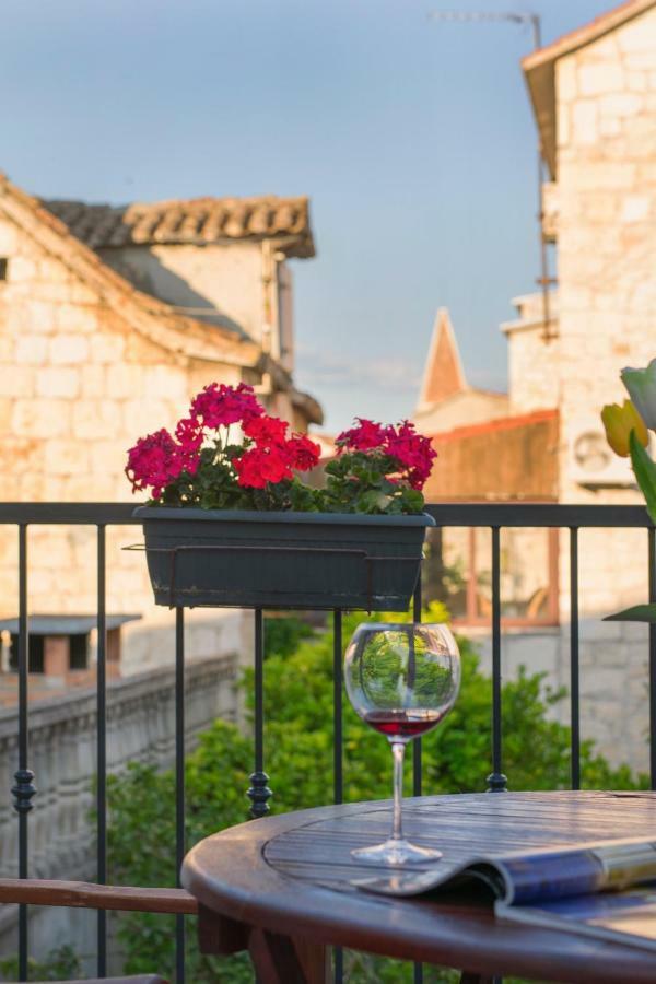 Zlatin Dvor - For 3, Terrace, Center, At 5-min, Bike Friendly Appartement